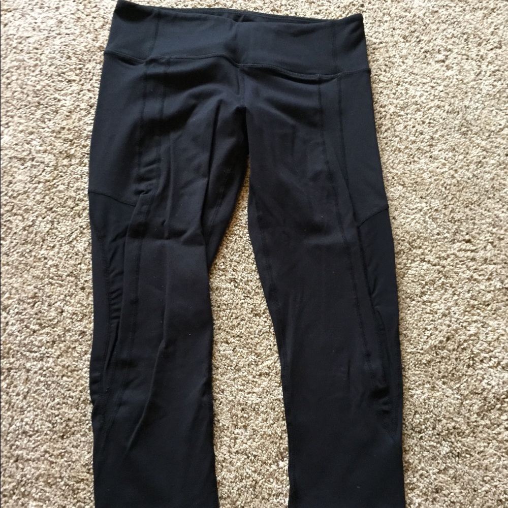 Lululemon size 4 black crop with mesh